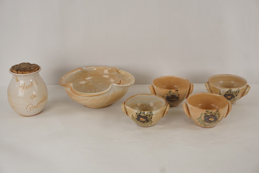 La Poterie skålar och burk. BC105/