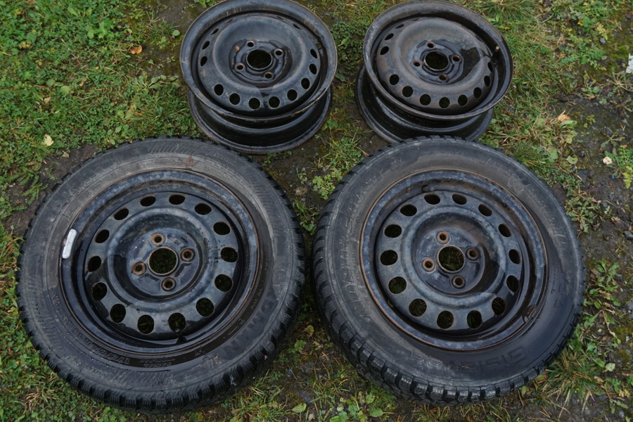 4st plåtfälgar svarta mm. B386