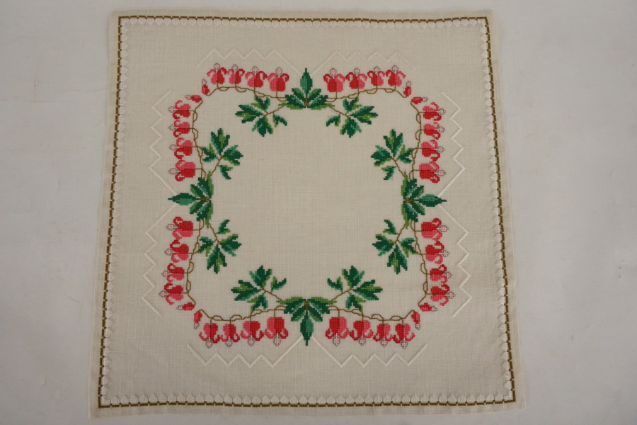 Broderad duk. A18/2/