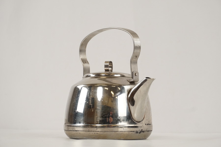 Kaffekanna i metall. C26/