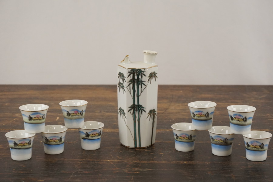 Sakeset i porslin. A71/