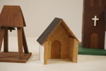 Trämodell av en kyrka mm. A41/