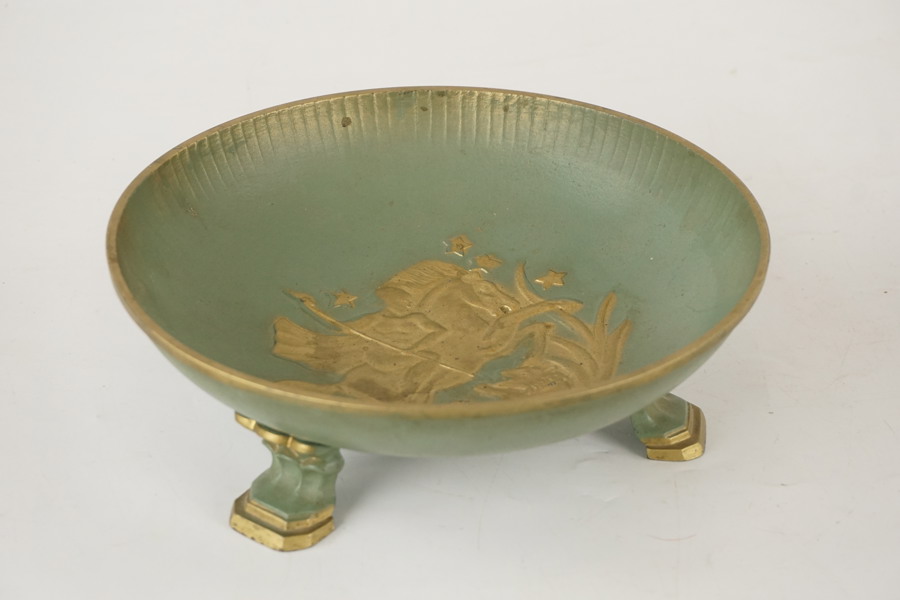 Stjärn Metall Skål på fötter. C5/