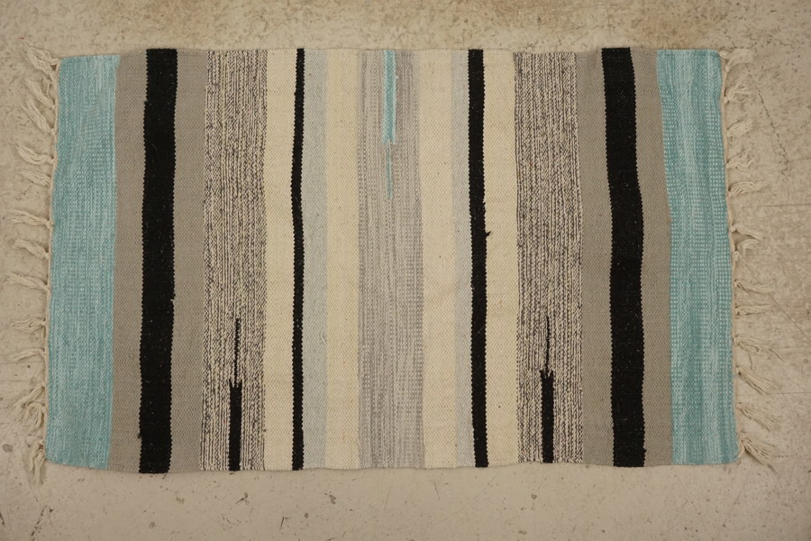 Matta vit/svart. B195/