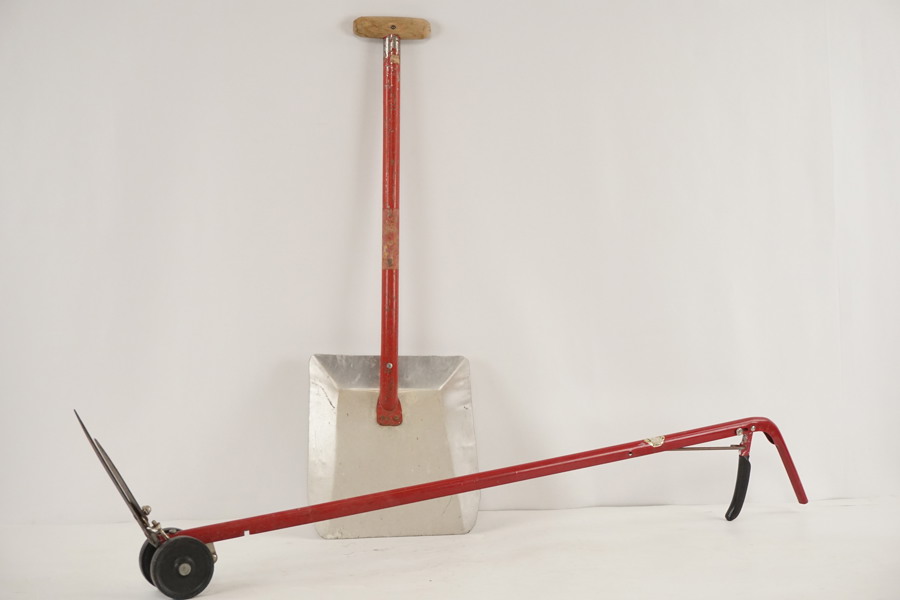 Gräskantsax & spade. B244/