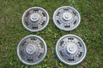 4st Hjulkapslar i metal. B81/