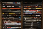 DVD hylla med DVD. AB30