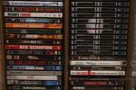 DVD hylla med DVD. AB30