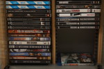 DVD hylla med DVD. AB30