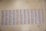 Trasmatta vit-blå flerfärg 65x185. B49