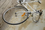 Äldre cykel Concept DBS vit. B380/