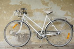 Äldre cykel Concept DBS vit. B380/