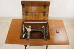 Symaskin med bord, Singer. B73
