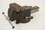 Skruvstäd. B140