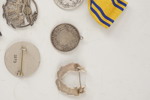 Silver brosch, medalj och hänge 89gram. A74