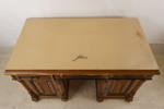 Skrivbord. B215 