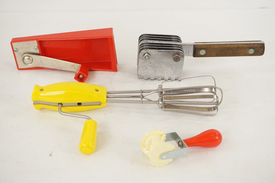 Vintage konservöppnare, visp mm. A92