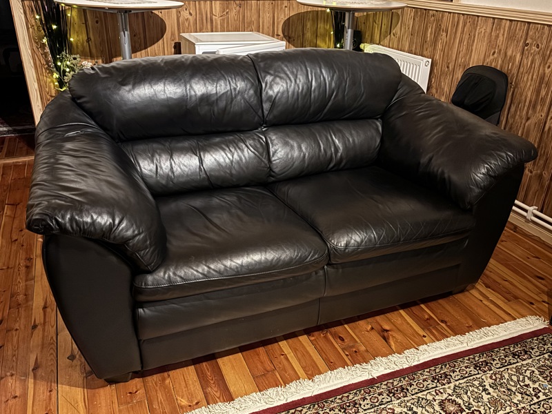 2sits skinnsoffa i svart, Odensala 4