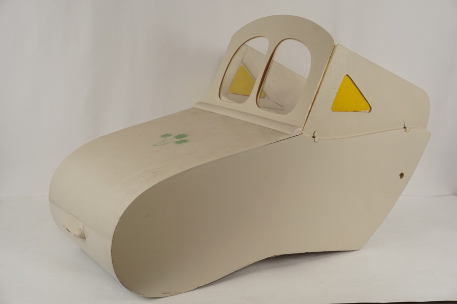 Barnsparklåda i trä. B269