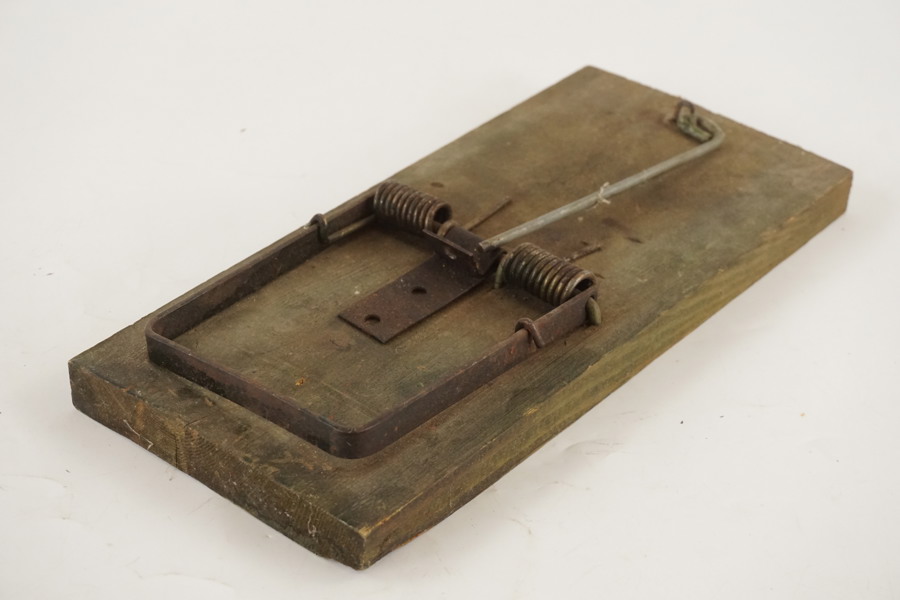 Slagfälla / mårdsfälla. D44/