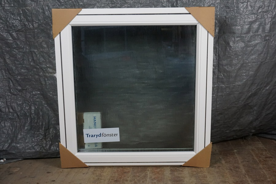 Traryd badrumsfönster vrid 930-10. U235