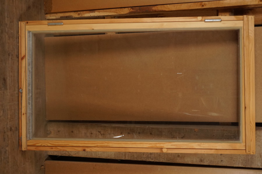 Fönster utåtgående vänster 8-14. U872