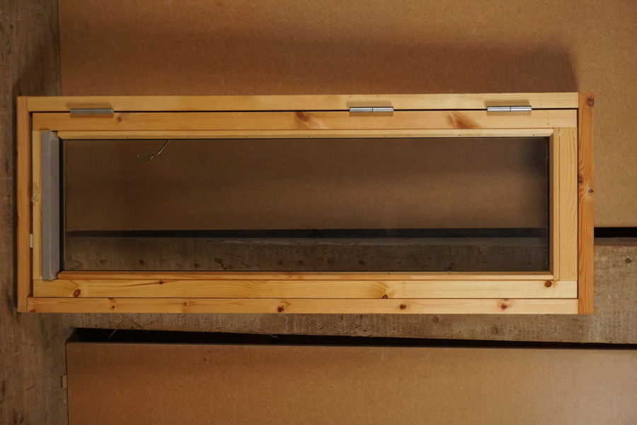 SP Fönster utåtgående vänster. U903