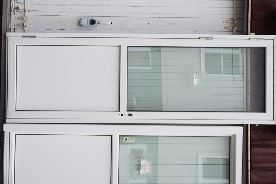 Altandörr utåtgående 8-24. U338