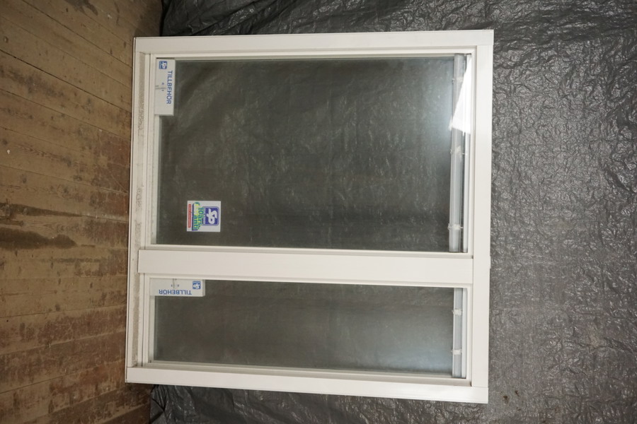 SP Fönster inåtgående höger 1465-1495. U954