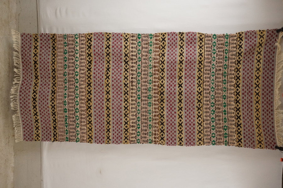 Trasmatta flerfärg röd mm 85x200. B292