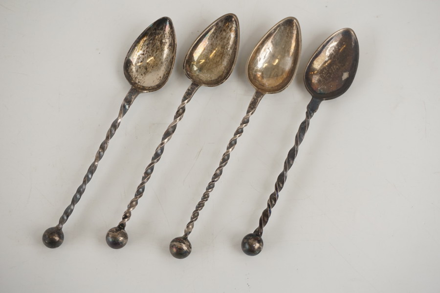 4 Teskedar i silver 47gram. A126