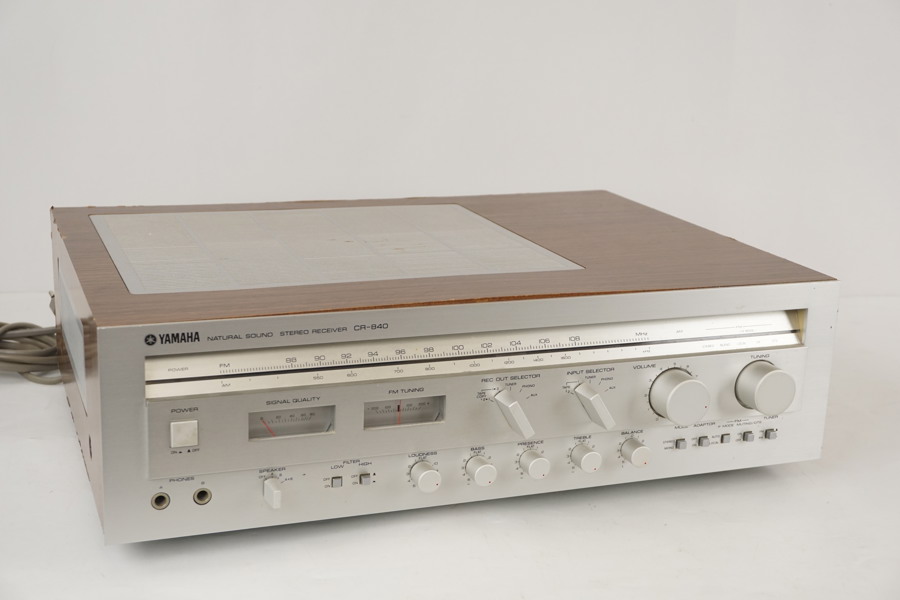 Yamaha CR-840 stereo receiver. A152