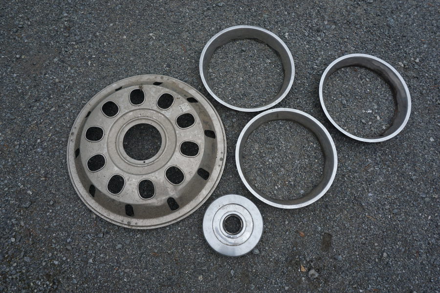 1st Navkapsel och 3st Snobbring. B83/