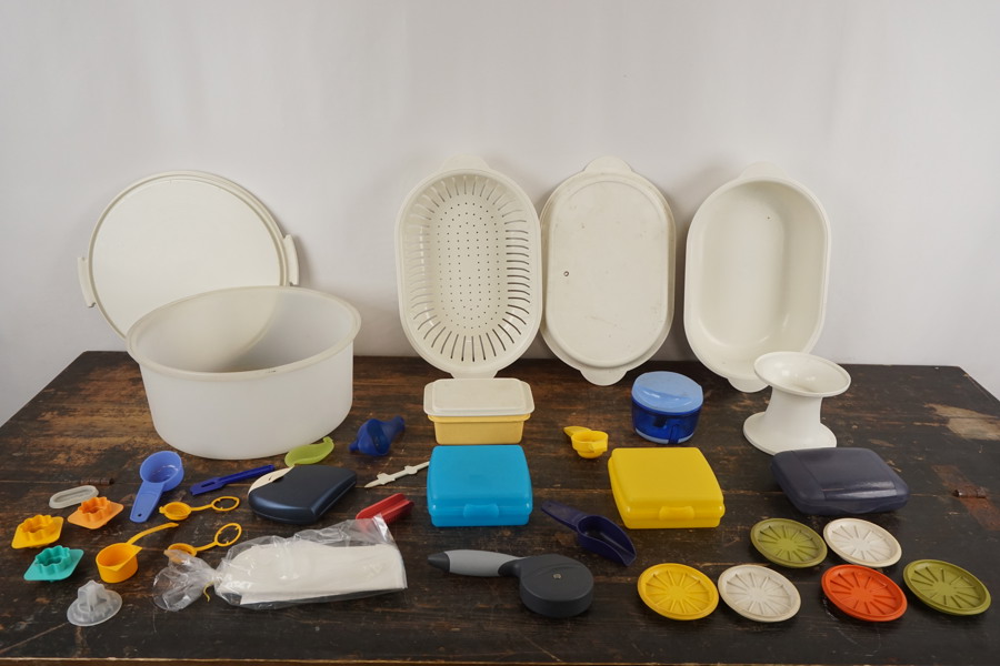 Tupperware matlådor mm. BC324