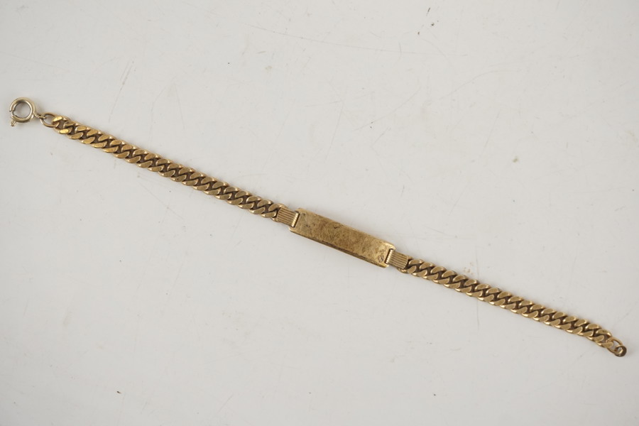 Silver armband. A167