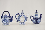 3 Tekannor i porslin. G81