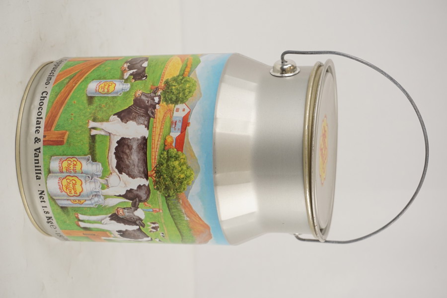 Chupa chupa plåtburkar. A199