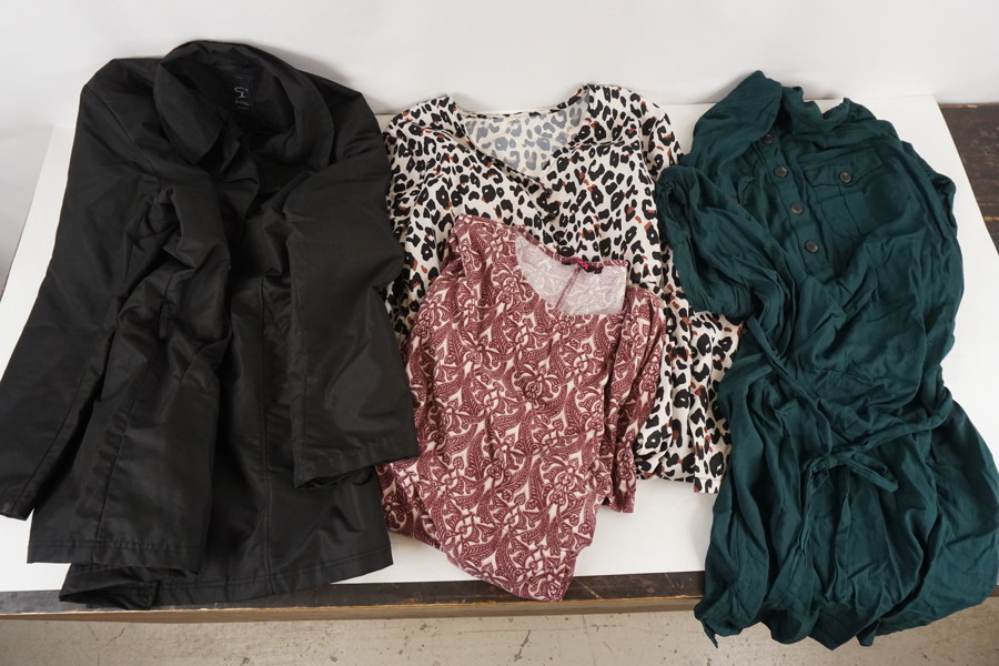 Dam kläder mm. A215