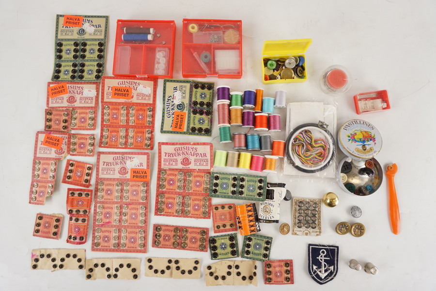 Gusum tryckknappar, Knappar mm. A213/