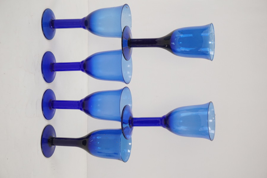 6st Blå champagneglas. G35/