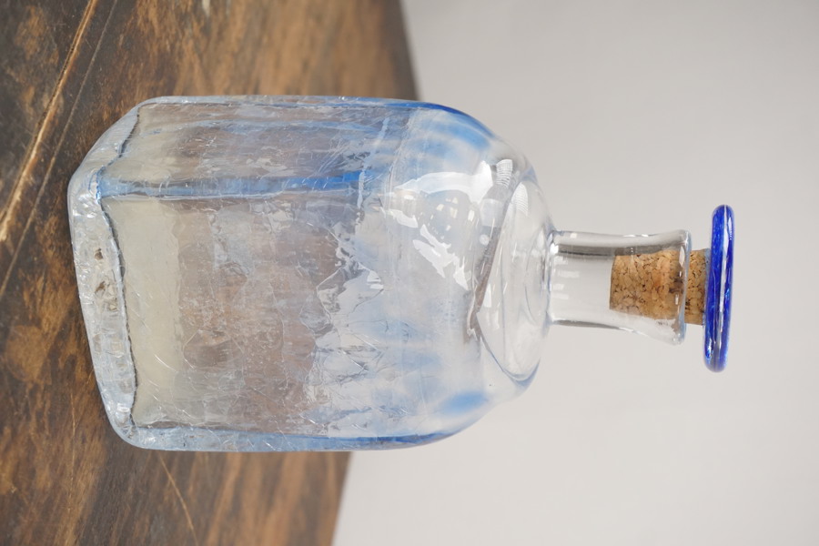 Äldre glasflaska blå. G66/