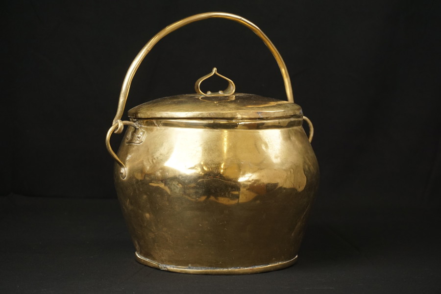 Bulkruka i mässing. C1