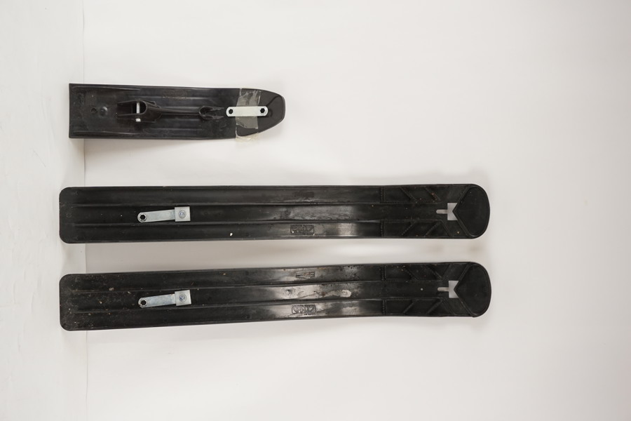 Stiga skidor till Snowracer. B57