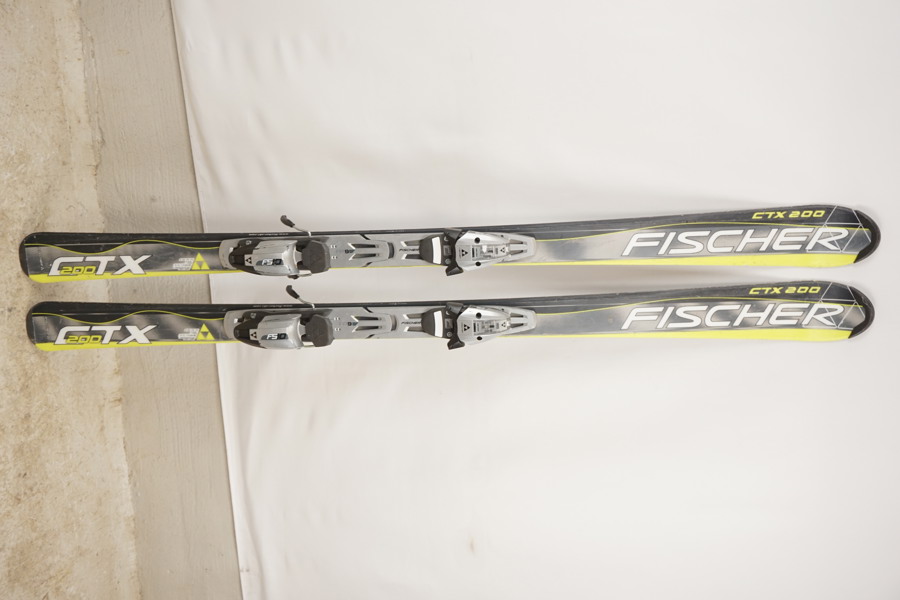 Fisher CTX 200 slalomskidor. B68
