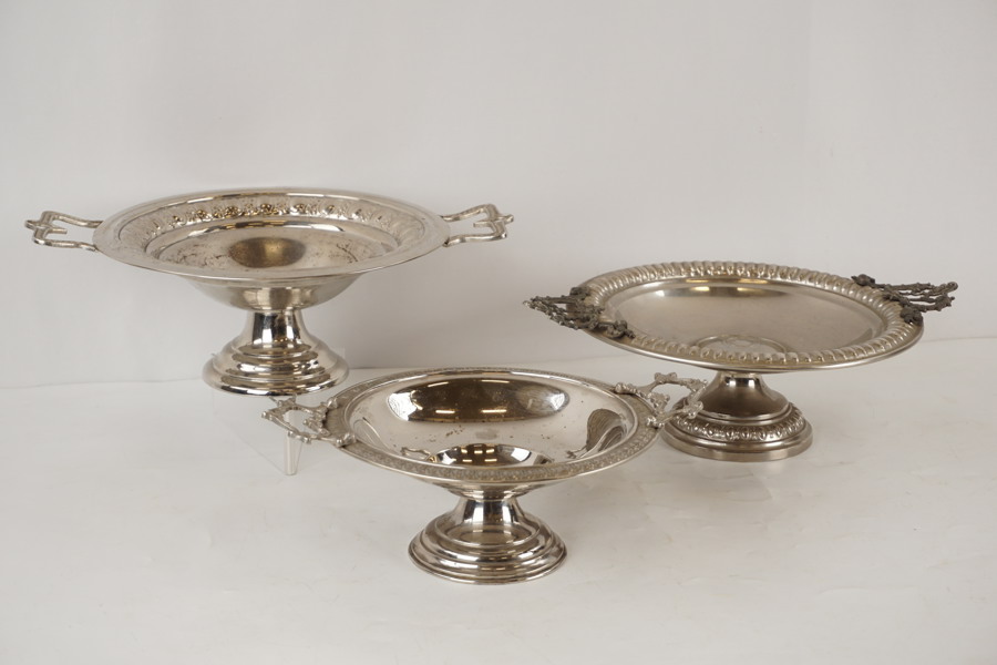 3st Skålar på fot. C10