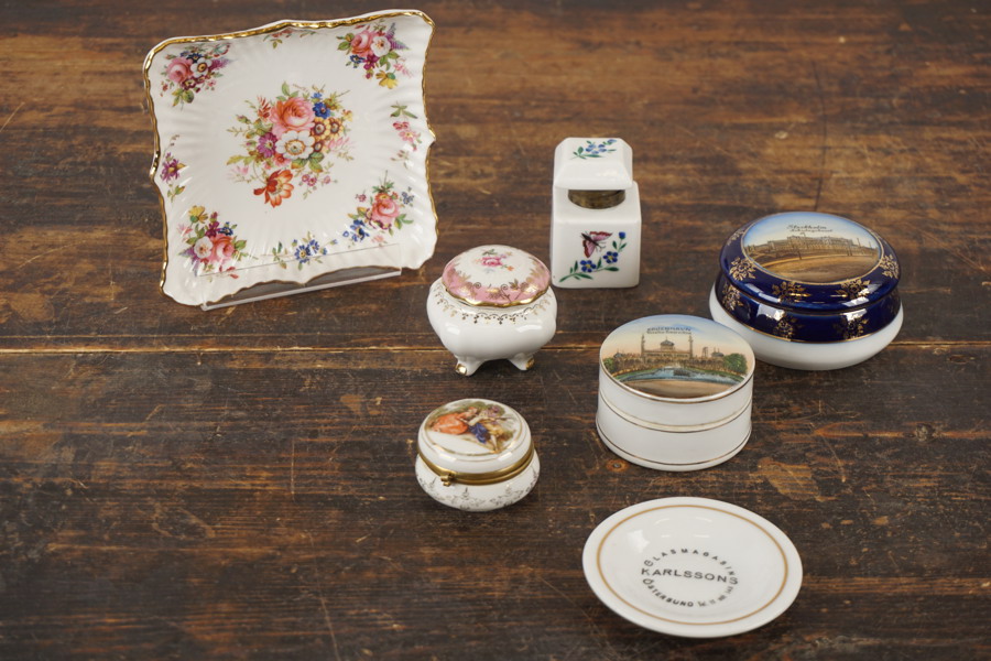 Prydnadsask i porslin mm. G23