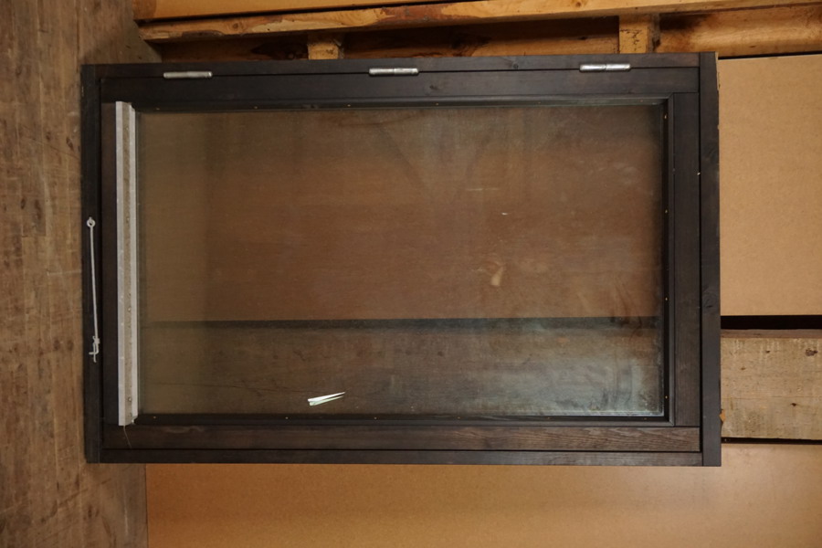 Fönster utåtgående 9-14. U785