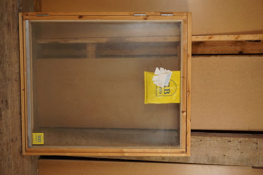 RB Fönster utåtgående vänster  11-13. U888