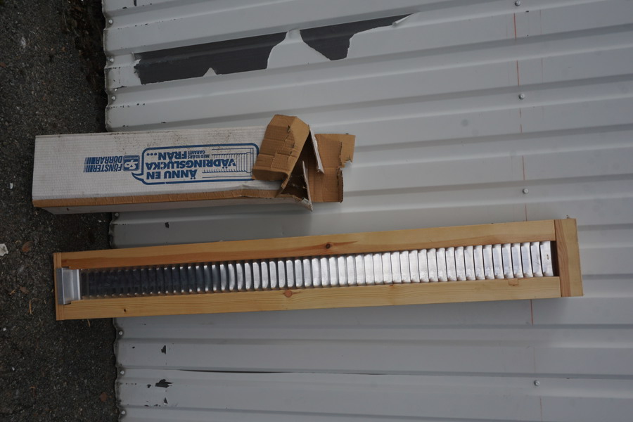 SP Fönster Vädringslucka inåtgående 2-15. P429