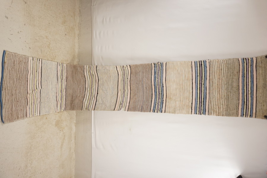 Lång trasmatta bege mm 57x300. B93